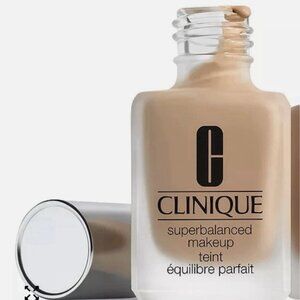 Clinique Superbalanced Makeup CN 02 BREEZE - Size 1 Oz. / 30mL